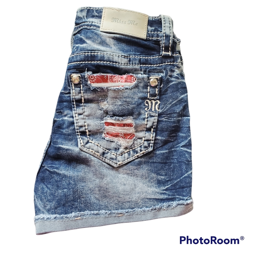 MISS ME  EXPOSED BANDANA POCKET SHORT SHORTS